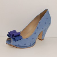 Escarpins bleus &agrave; pois
